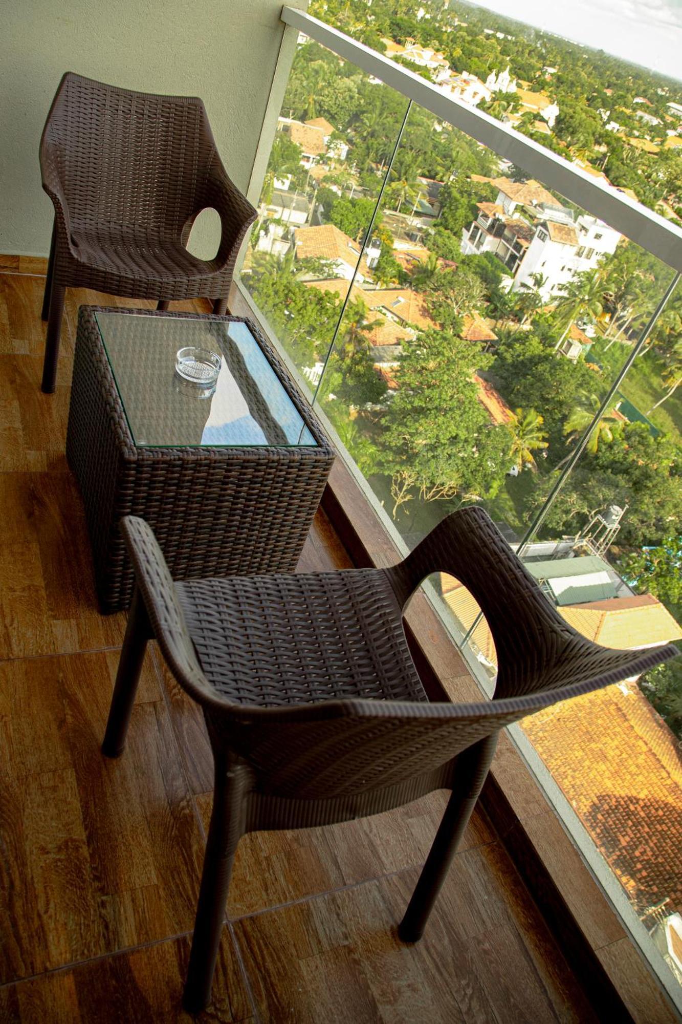 Negombo Ocean Breeze - Bliss On The Beach Luxury Apartments By Serendib Vacation Bagian luar foto