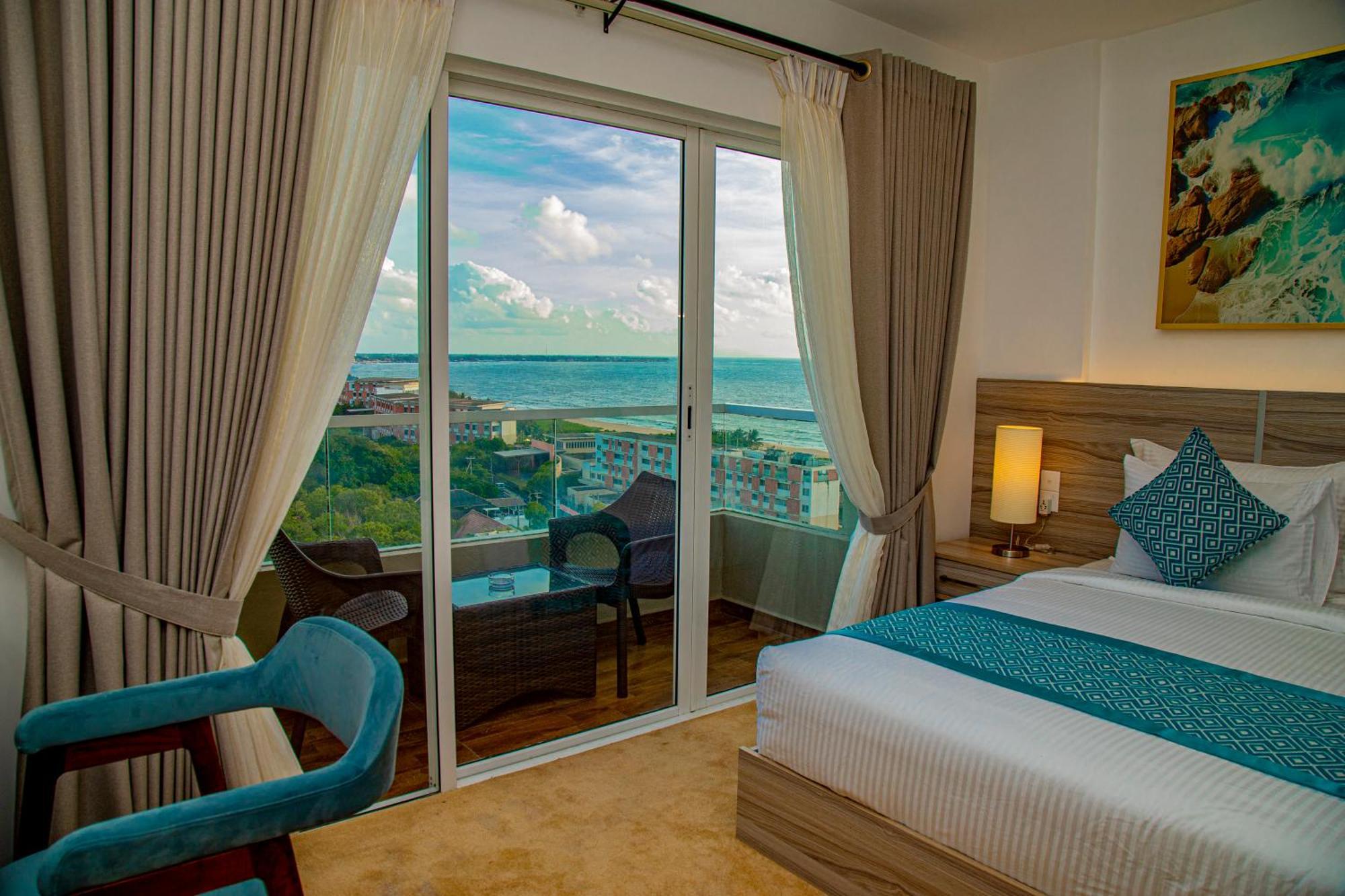 Negombo Ocean Breeze - Bliss On The Beach Luxury Apartments By Serendib Vacation Bagian luar foto
