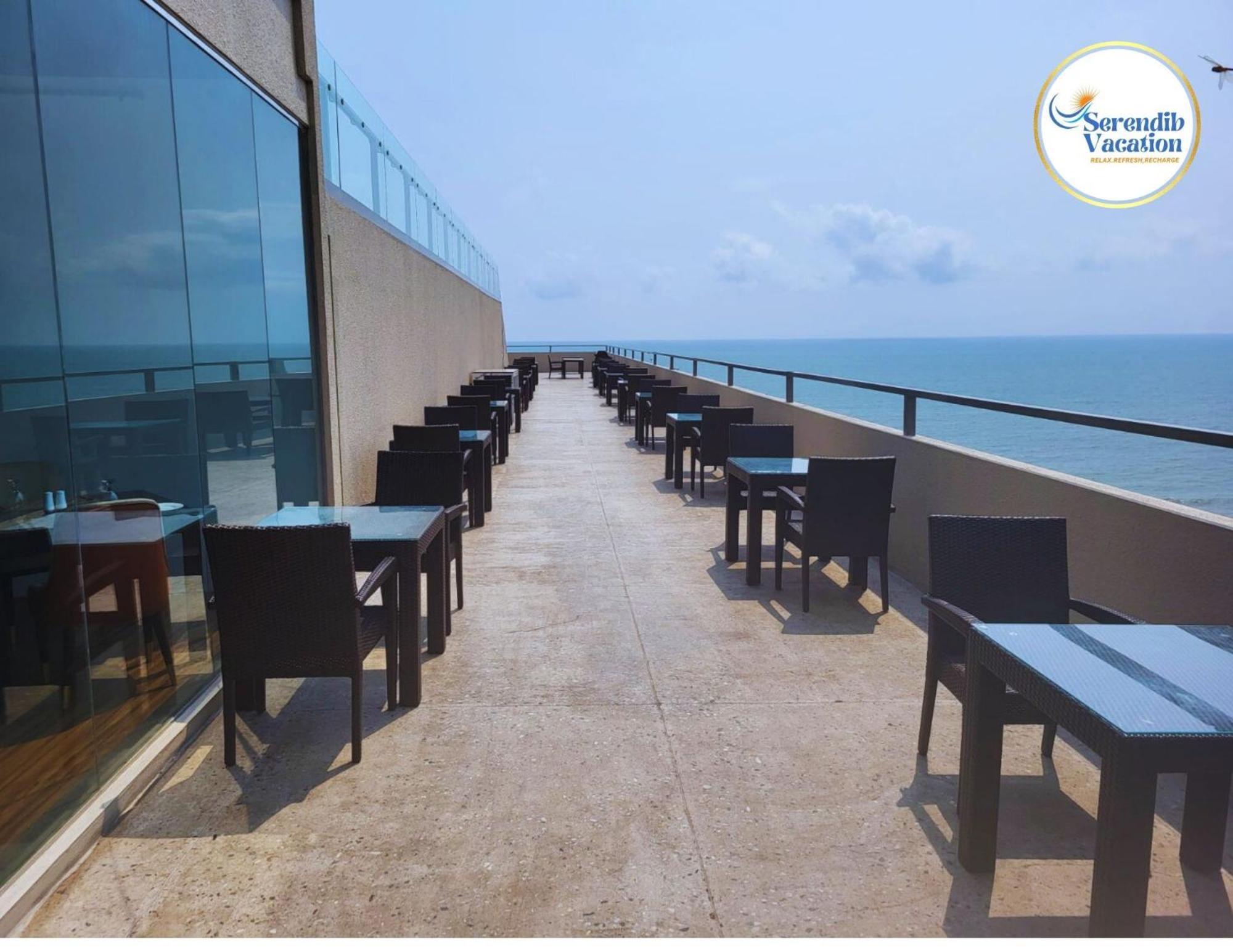 Negombo Ocean Breeze - Bliss On The Beach Luxury Apartments By Serendib Vacation Bagian luar foto