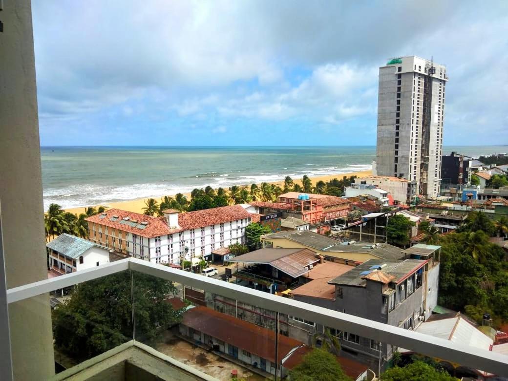 Negombo Ocean Breeze - Bliss On The Beach Luxury Apartments By Serendib Vacation Bagian luar foto