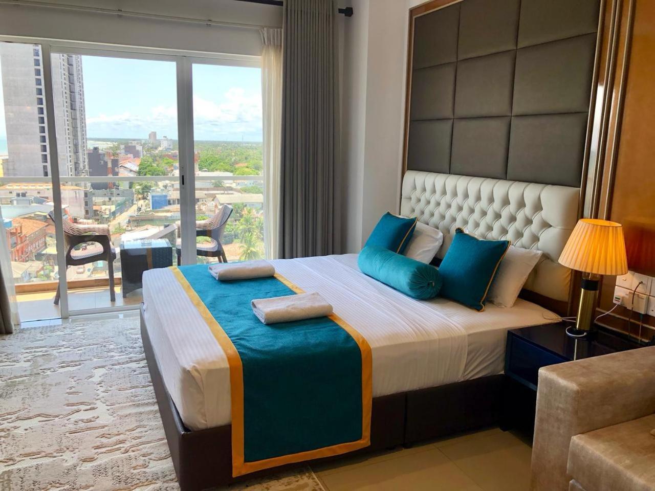 Negombo Ocean Breeze - Bliss On The Beach Luxury Apartments By Serendib Vacation Bagian luar foto