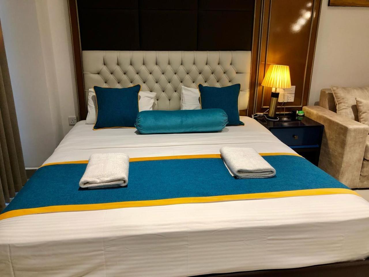 Negombo Ocean Breeze - Bliss On The Beach Luxury Apartments By Serendib Vacation Bagian luar foto